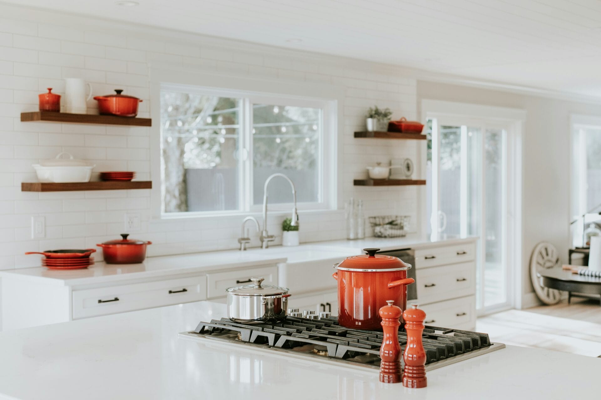 Featured image for the article: What are the Pros and Cons of Quartz Countertops?
