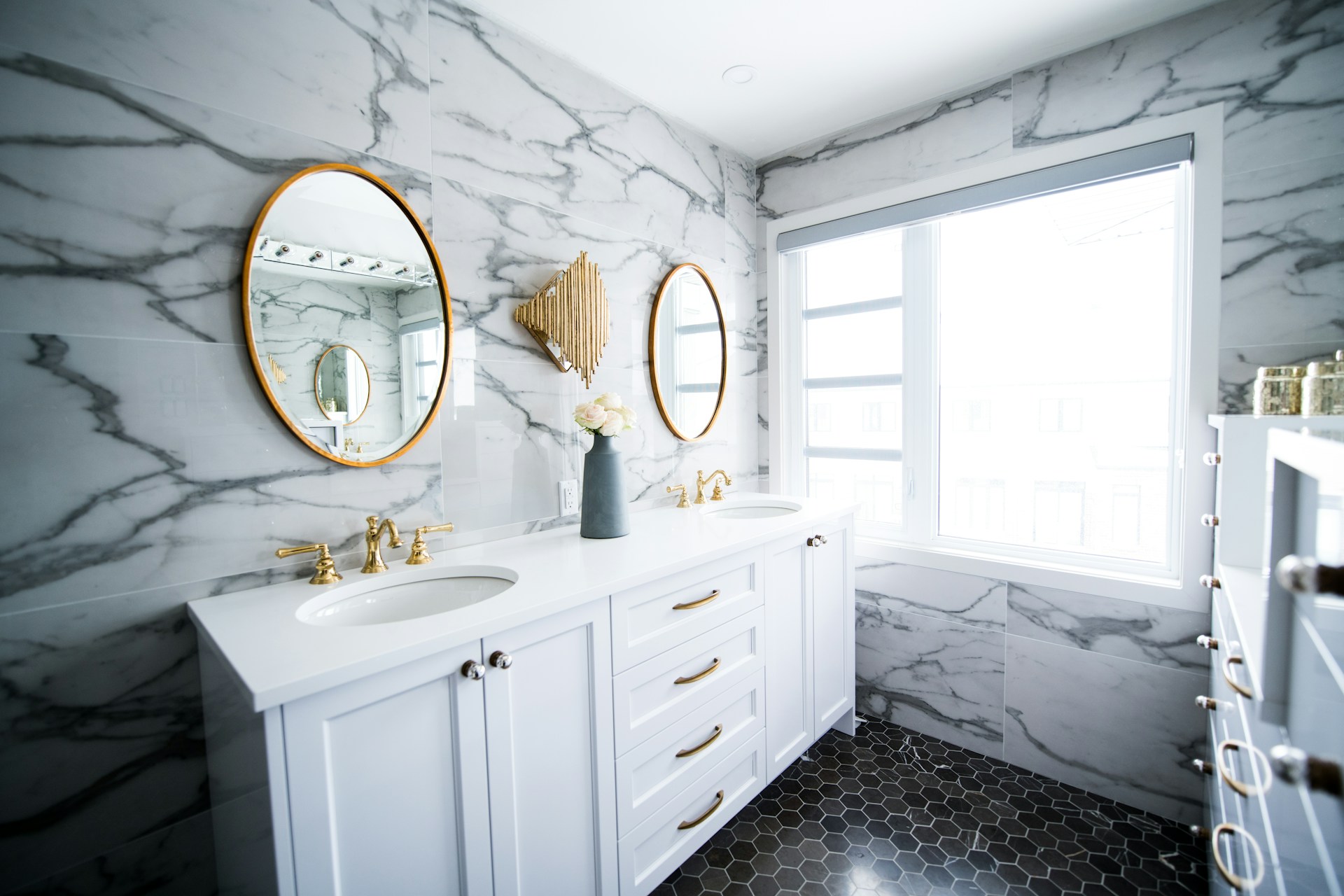 Essential Bathroom Remodeling Tips for Your Next Project